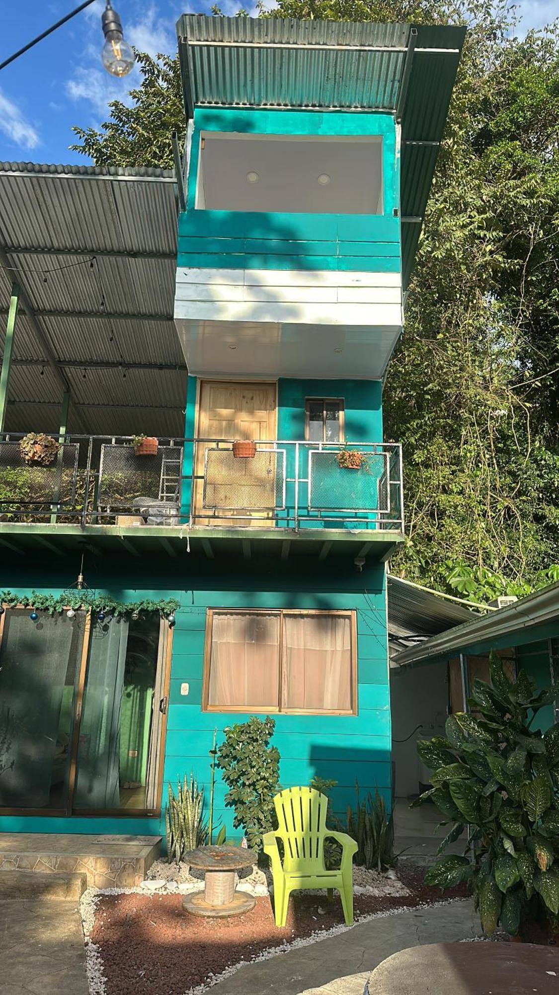 Bed and Breakfast The Jungle Container Quepos Exterior foto